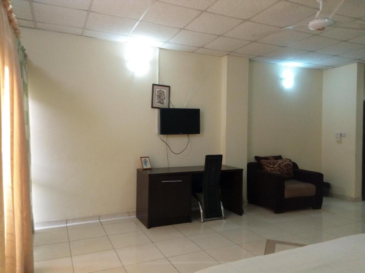Weaver'S Hotel Abuja Exterior photo